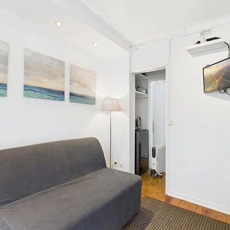 Charming 1br W/ Terrace In Alfama | By Airnest Апартаменты Лиссабон