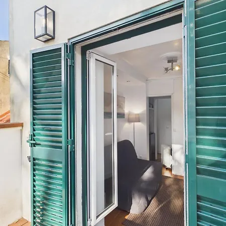 Charming 1br W/ Terrace In Alfama | By Airnest Апартаменты
