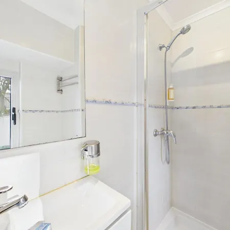 Charming 1br W/ Terrace In Alfama | By Airnest Apartment Lissabon