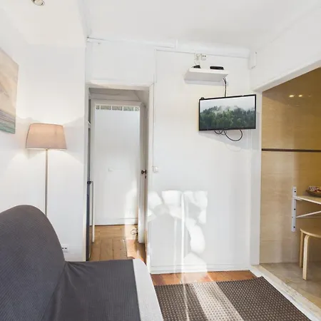Apartment Charming 1br W/ Terrace In Alfama | By Airnest