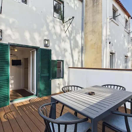 Charming 1br W/ Terrace In Alfama | By Airnest شقة Lisboa