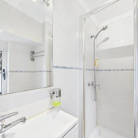 شقة Charming 1br W/ Terrace In Alfama | By Airnest Lisboa