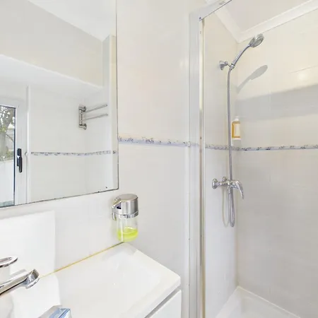 Charming 1br W/ Terrace In Alfama | By Airnest Lisboa