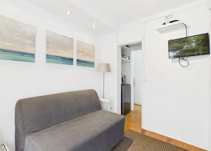 Charming 1br W/ Terrace In Alfama | By Airnest *