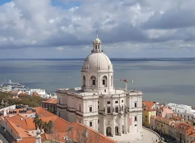 Apartmán Charming 1br W/ Terrace In Alfama | By Airnest